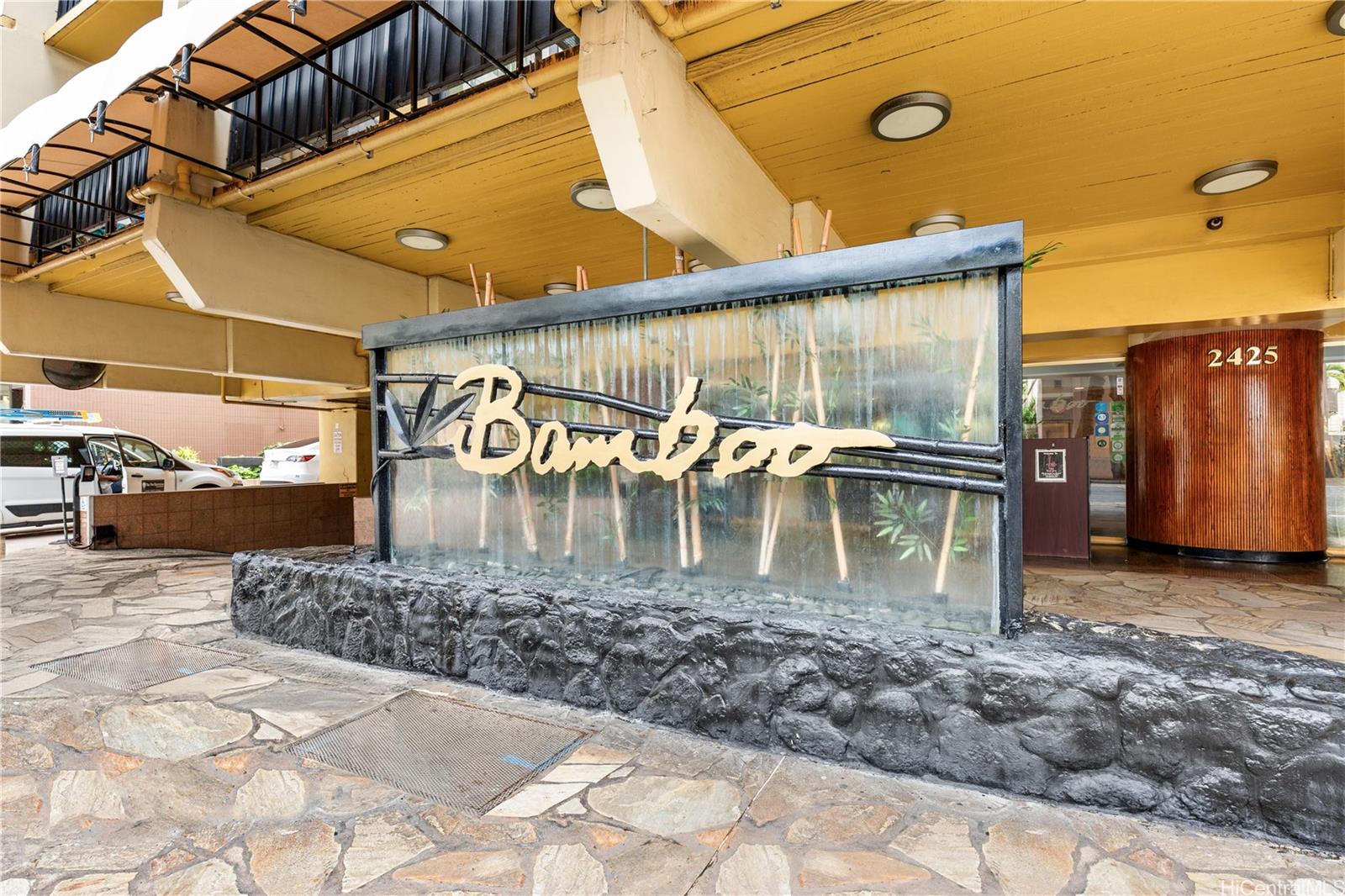 Bamboo condo # 705, Honolulu, Hawaii - photo 8 of 12