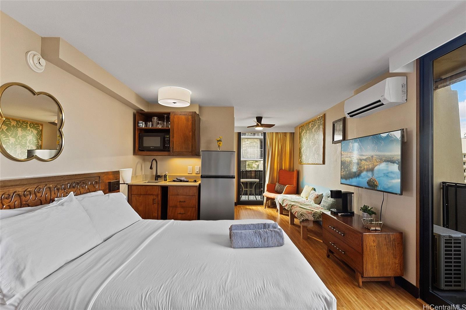 Bamboo condo # 901, Honolulu, Hawaii - photo 7 of 25