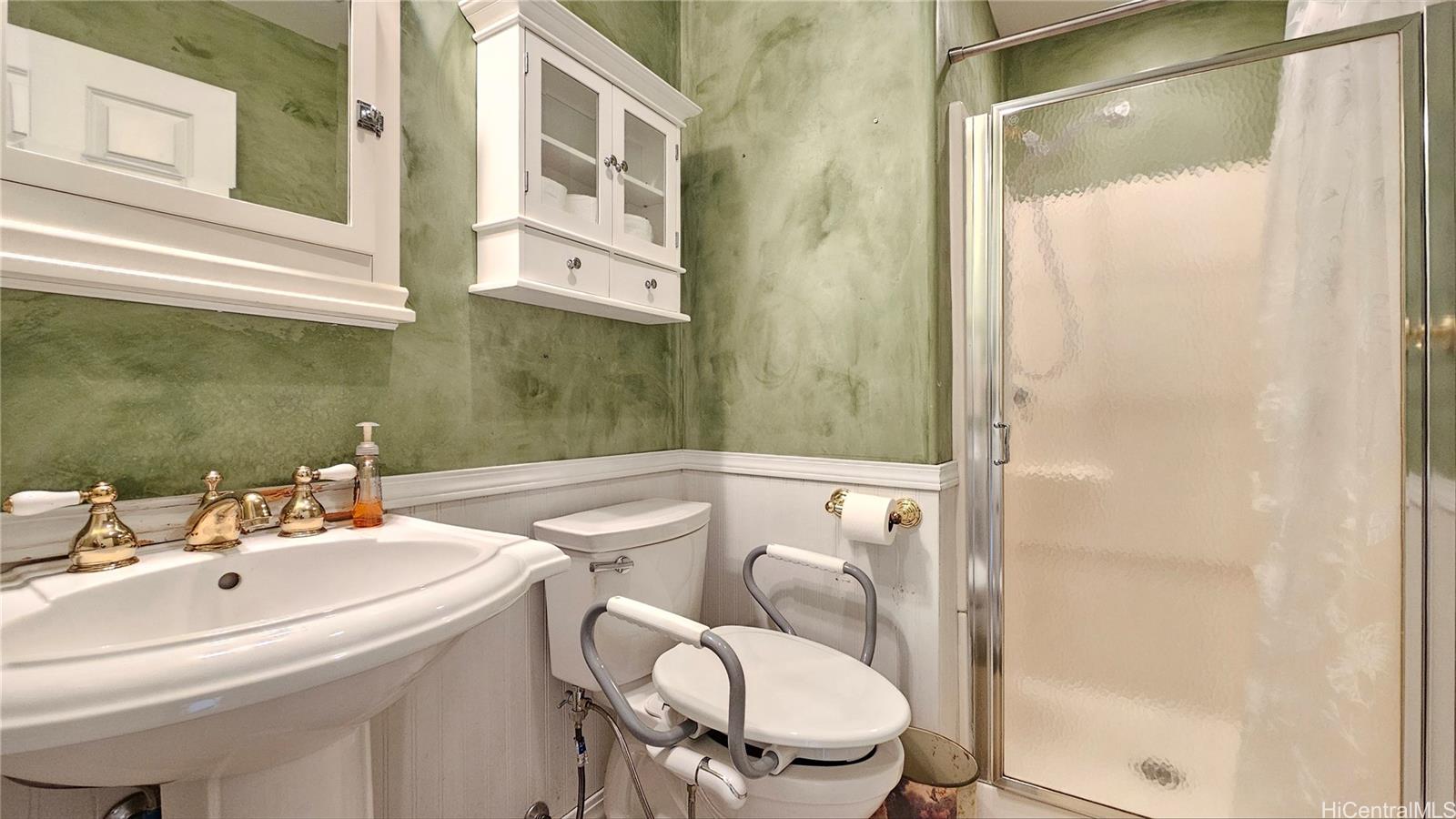 2427  Jasmine Street Palolo, Diamond Head home - photo 12 of 25