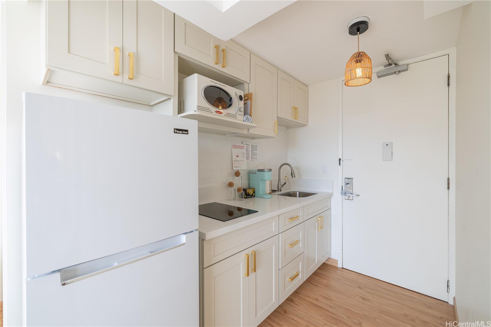 Pacific Monarch condo # 1605, Honolulu, Hawaii - photo 15 of 17