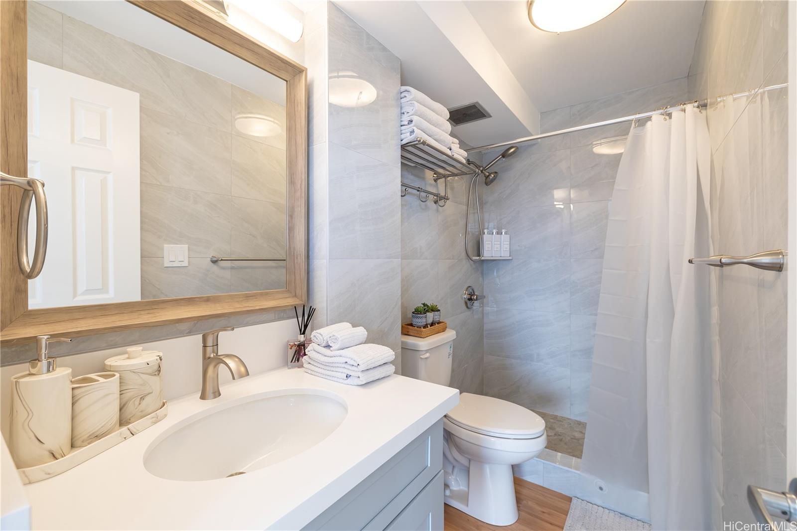 Pacific Monarch condo # 1605, Honolulu, Hawaii - photo 6 of 17