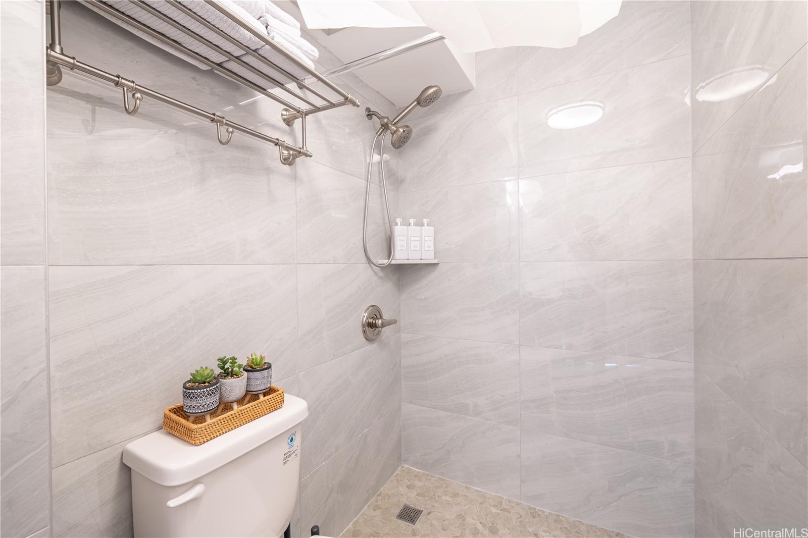 Pacific Monarch condo # 1605, Honolulu, Hawaii - photo 8 of 17