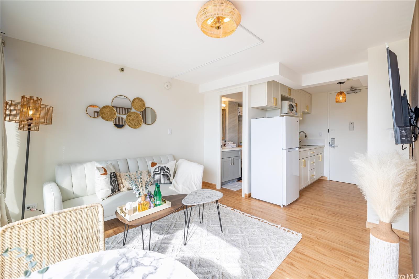 Pacific Monarch condo # 1605, Honolulu, Hawaii - photo 9 of 17