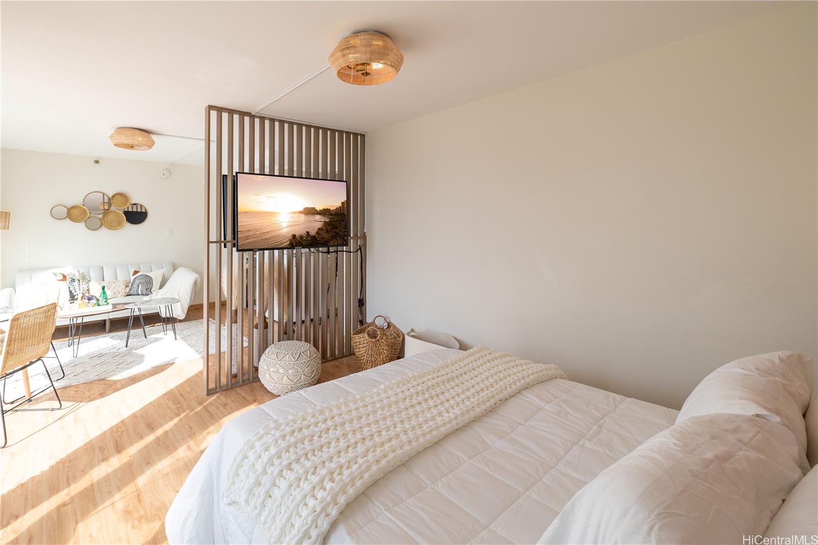 Pacific Monarch condo # 1605, Honolulu, Hawaii - photo 10 of 17