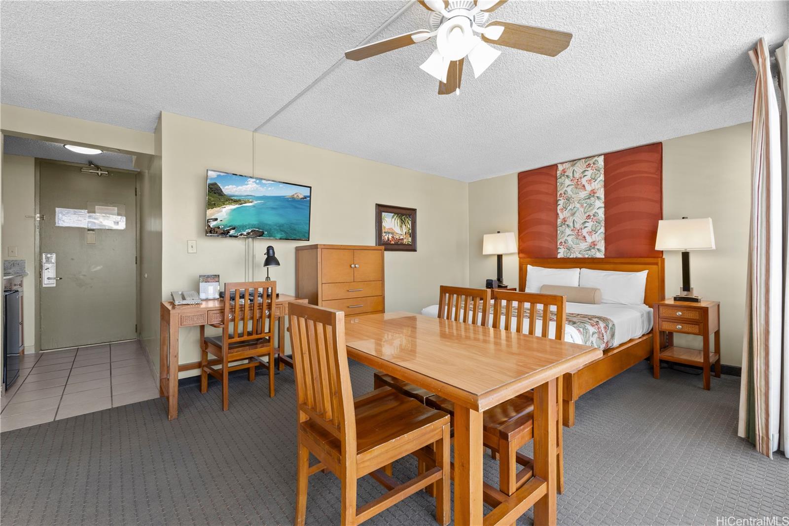 Pacific Monarch condo # 1705, Honolulu, Hawaii - photo 5 of 17