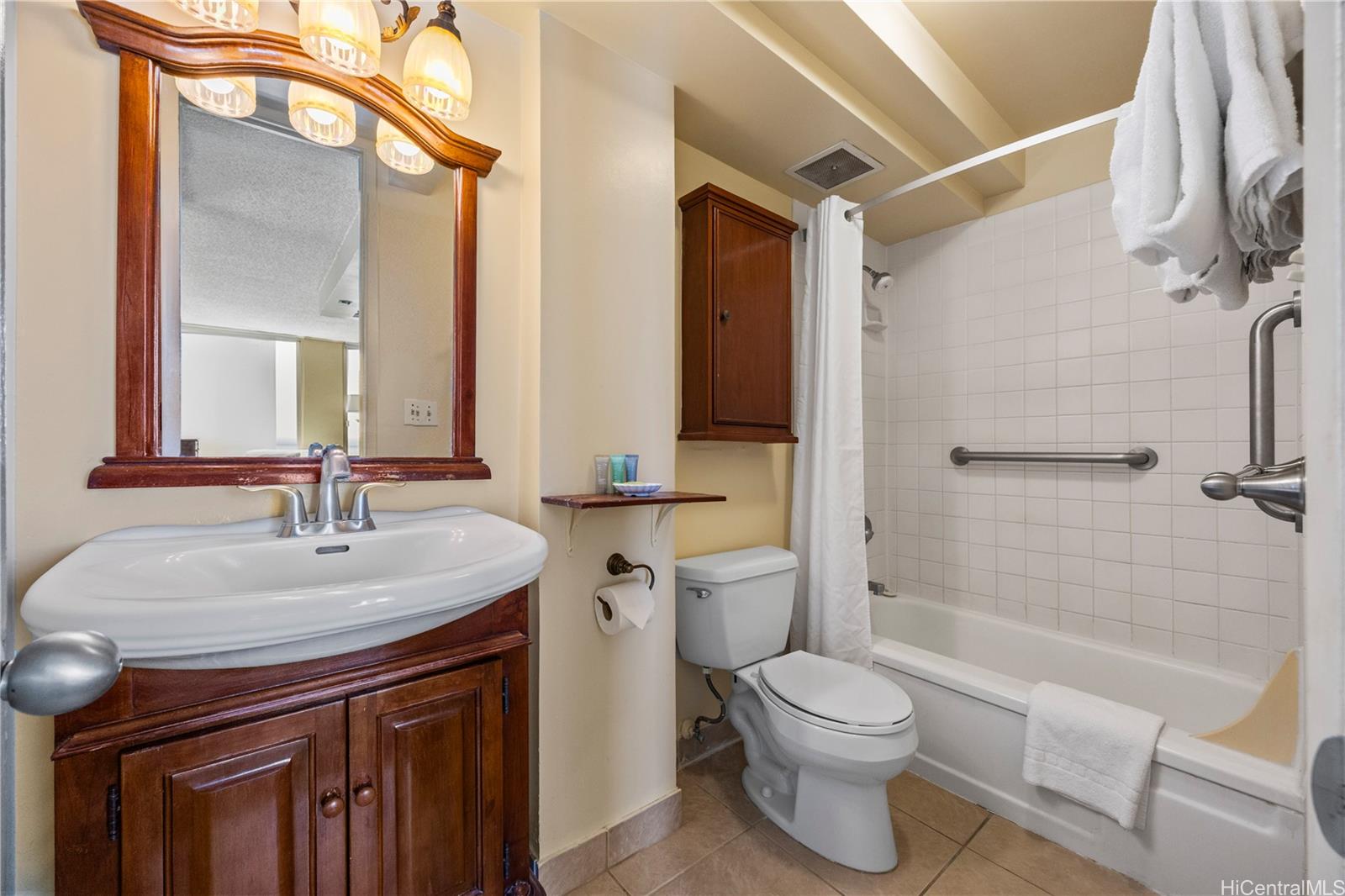 Pacific Monarch condo # 2503, Honolulu, Hawaii - photo 15 of 25