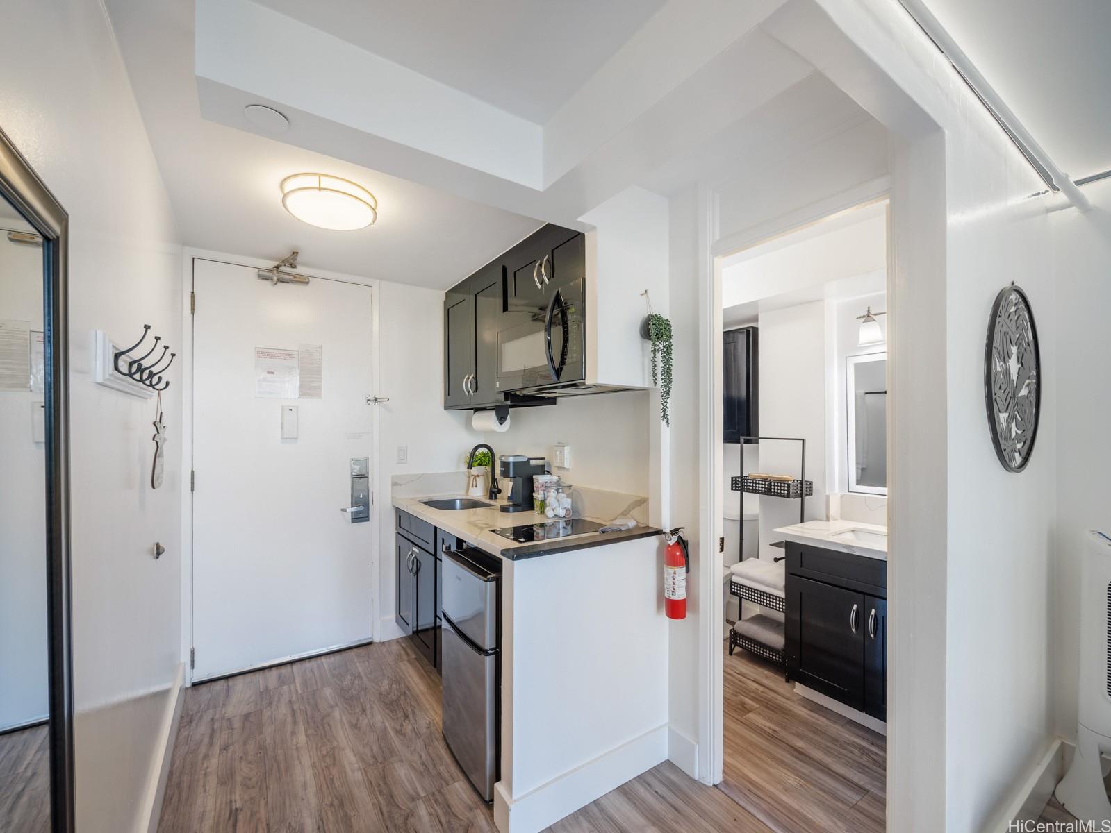 Pacific Monarch condo # 804, Honolulu, Hawaii - photo 4 of 18