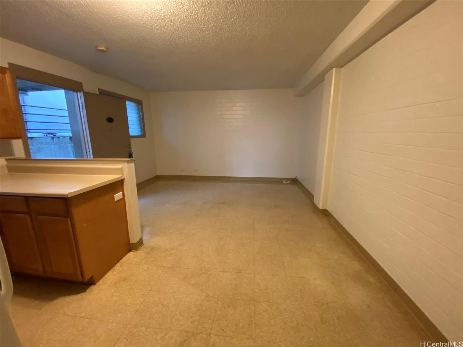 2428 Koa Ave Honolulu - Rental - photo 2 of 8