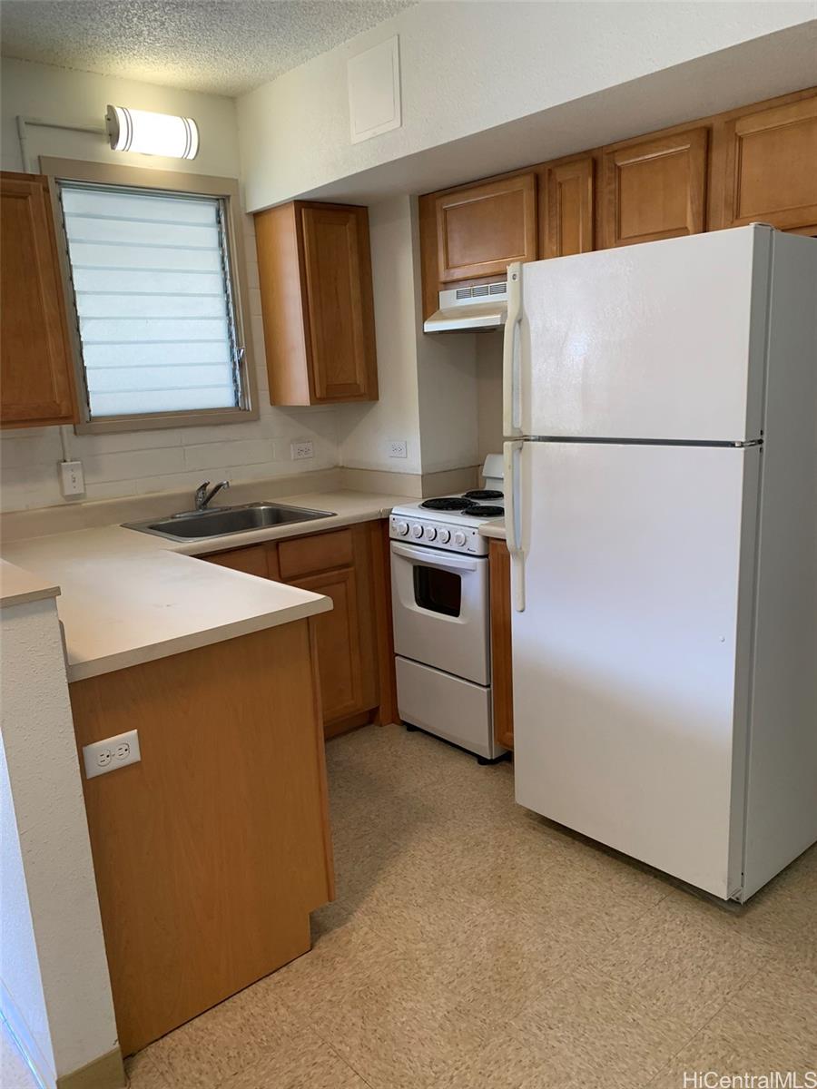 2428 Koa Ave Honolulu - Rental - photo 2 of 5