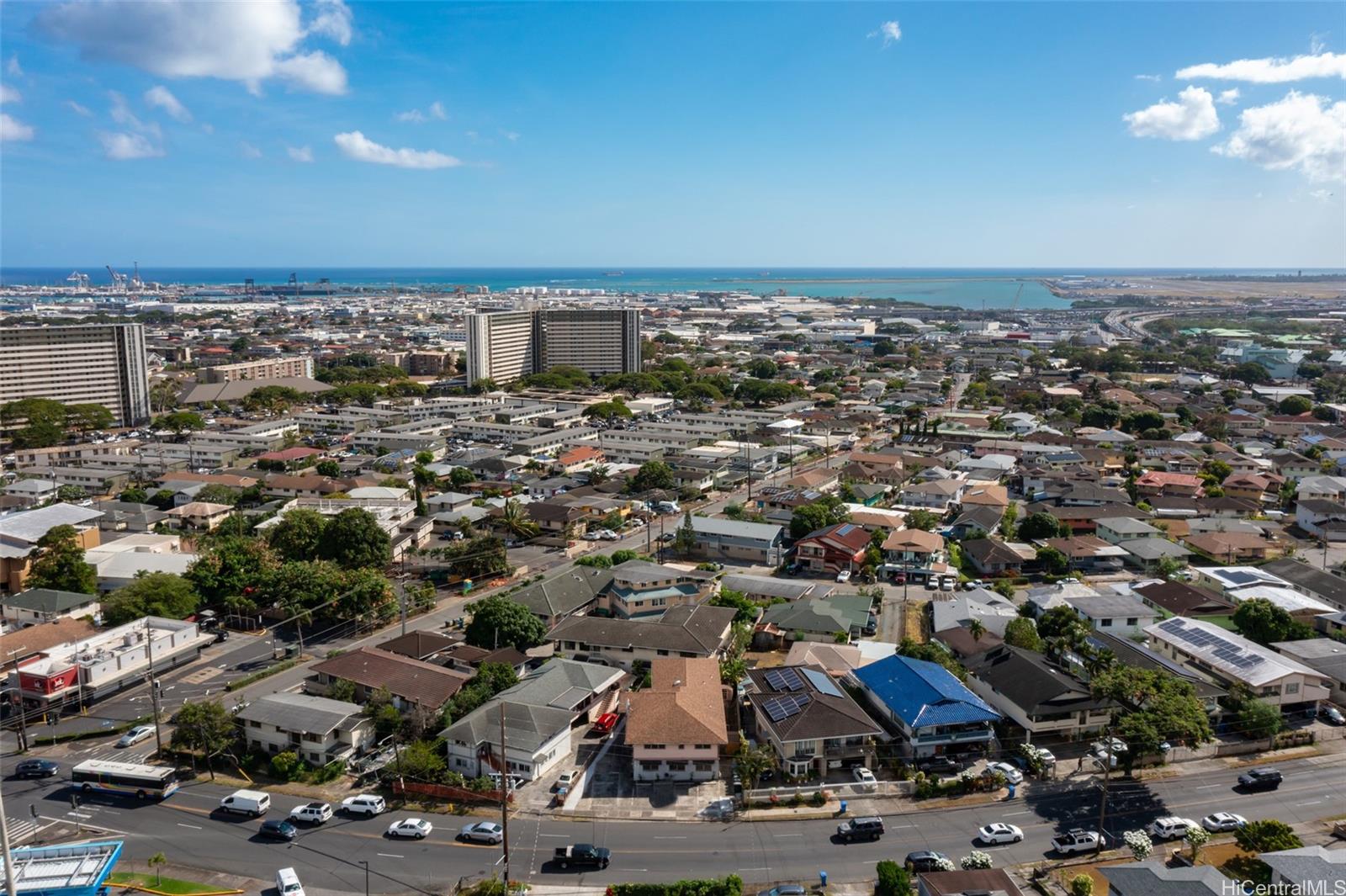 2429 N  School Street Kalihi-lower, Honolulu home - photo 2 of 25