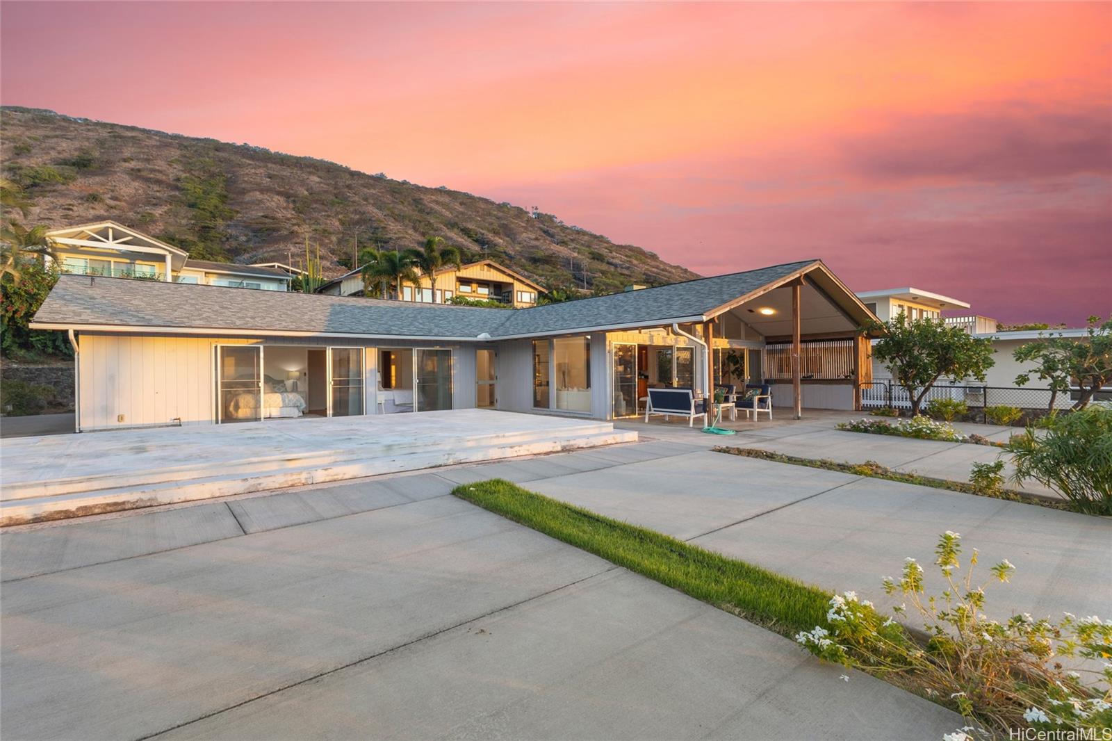 243  Poipu Drive Koko Kai, Hawaii Kai home - photo 4 of 19