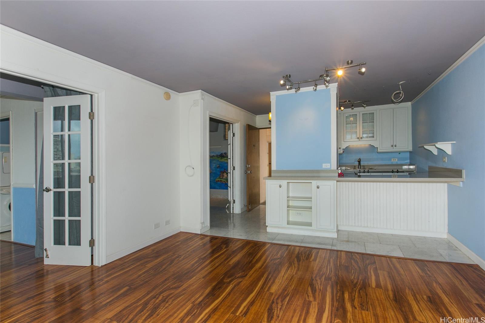 Kapiolani Gardens condo # 1003, Honolulu, Hawaii - photo 3 of 20