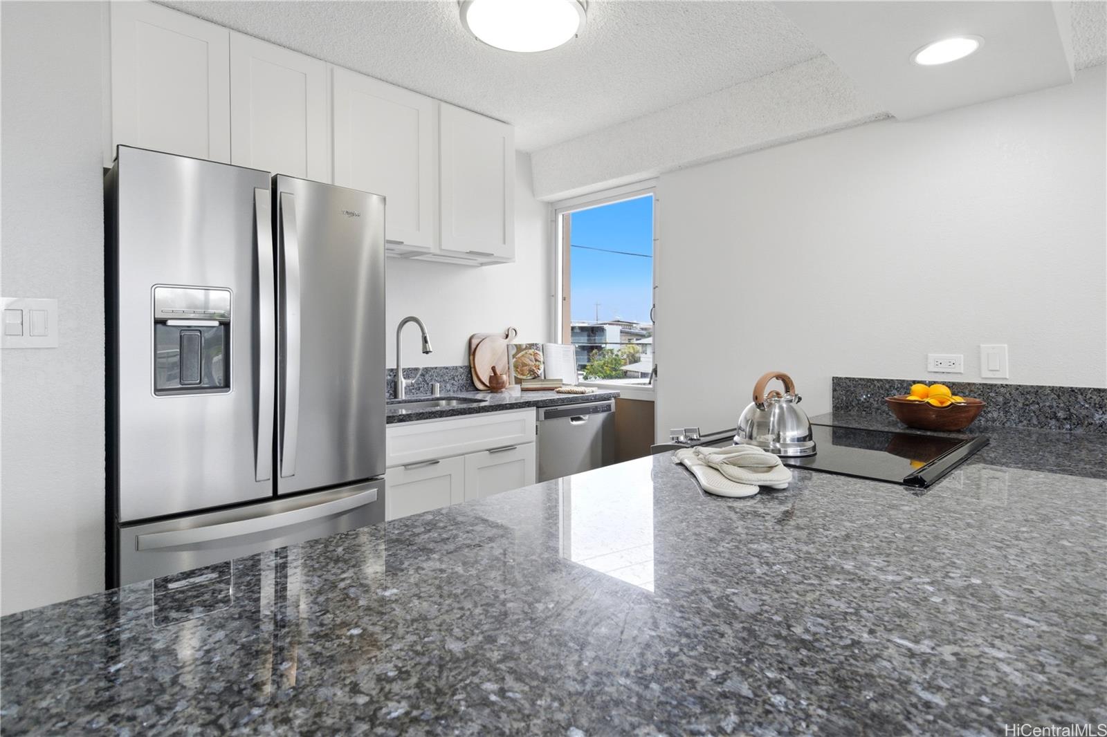 Kapiolani Gardens condo # 101, Honolulu, Hawaii - photo 9 of 18