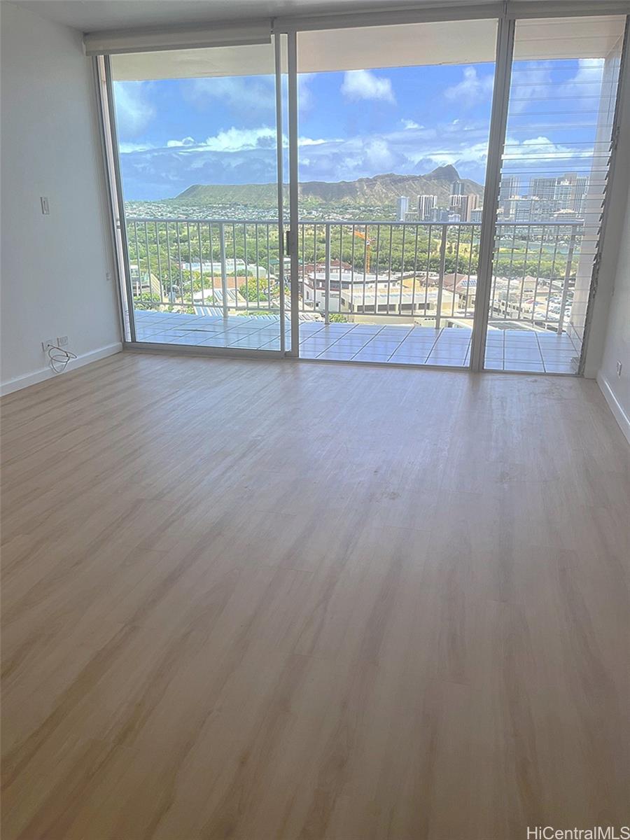 Kapiolani Gardens condo # 1802, Honolulu, Hawaii - photo 8 of 9