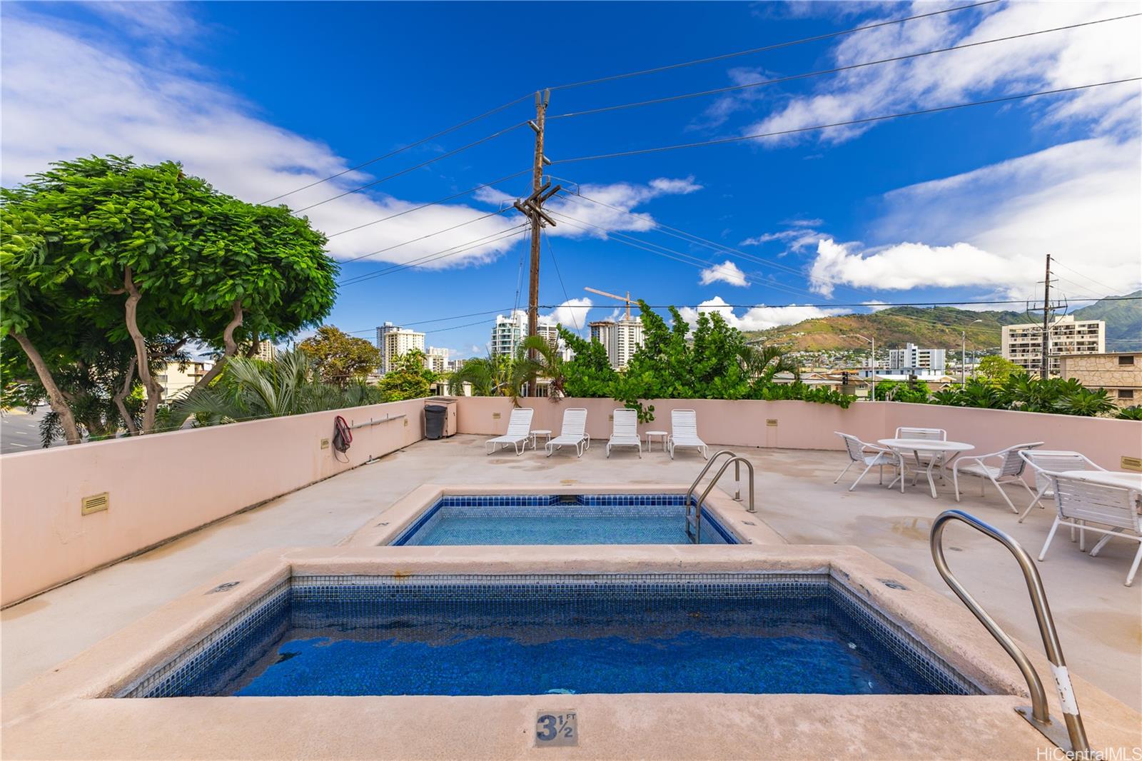 Kapiolani Gardens condo # 803, Honolulu, Hawaii - photo 21 of 23