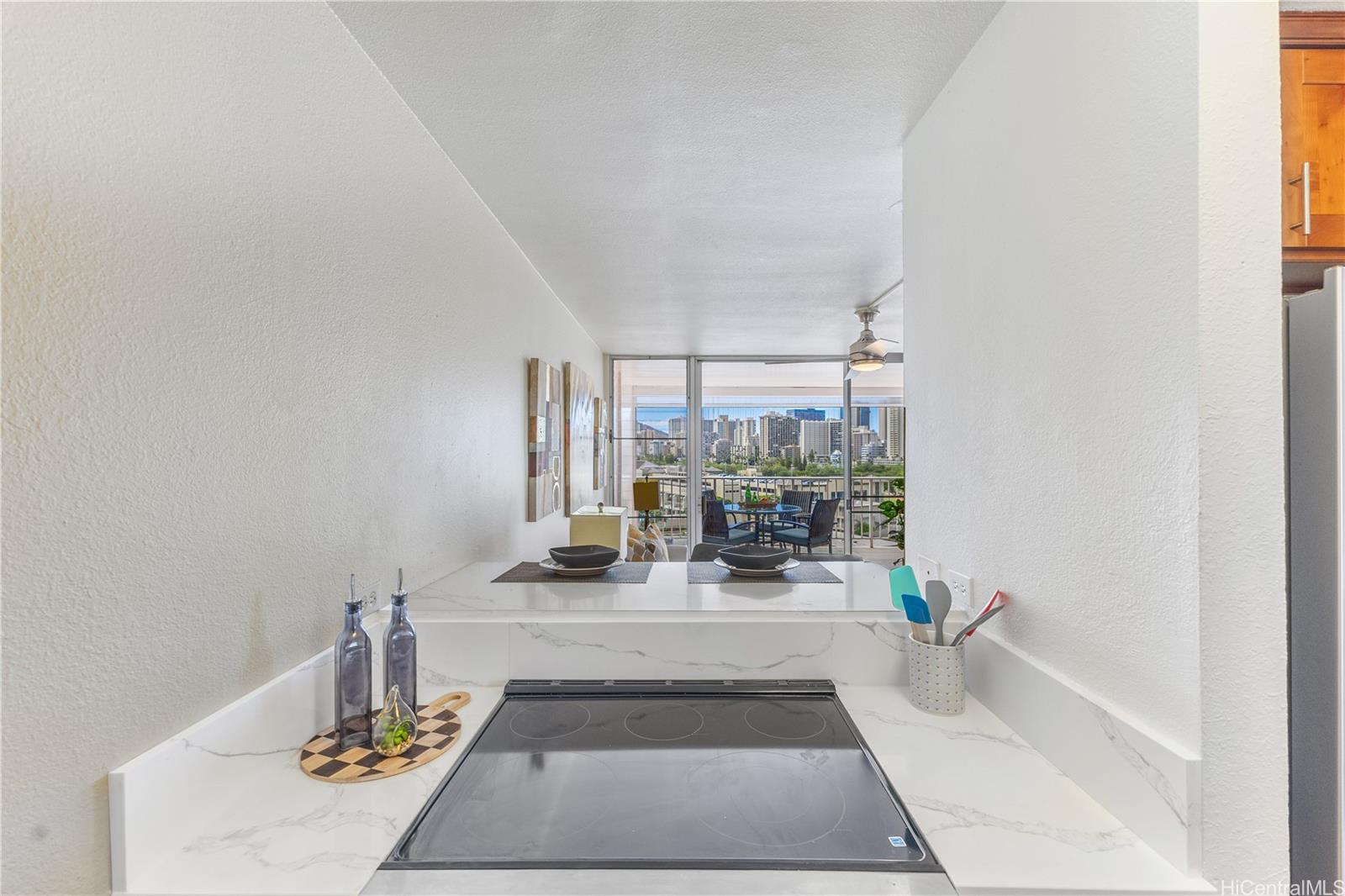 Kapiolani Gardens condo # 803, Honolulu, Hawaii - photo 8 of 23