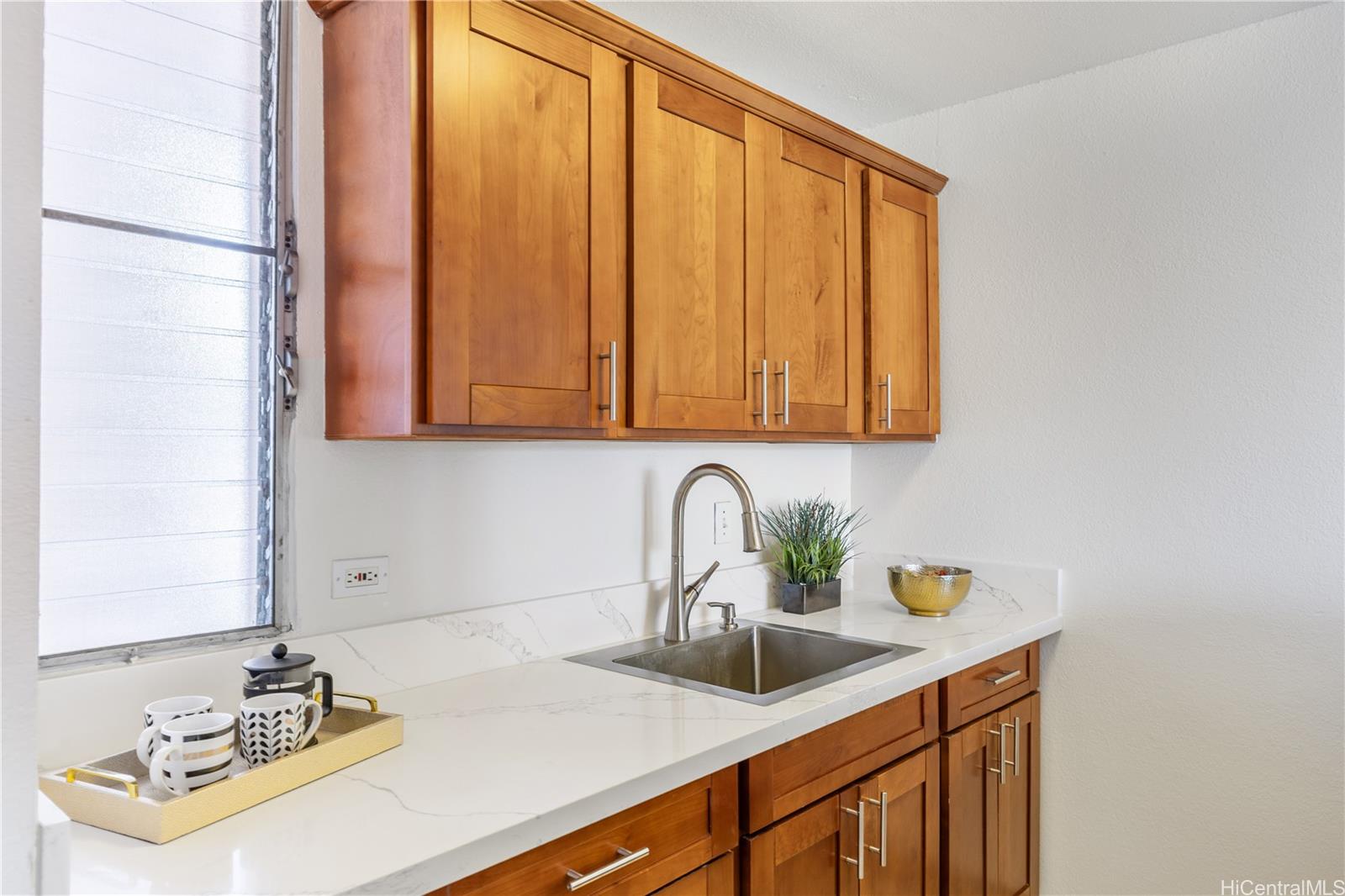 Kapiolani Gardens condo # 803, Honolulu, Hawaii - photo 9 of 23