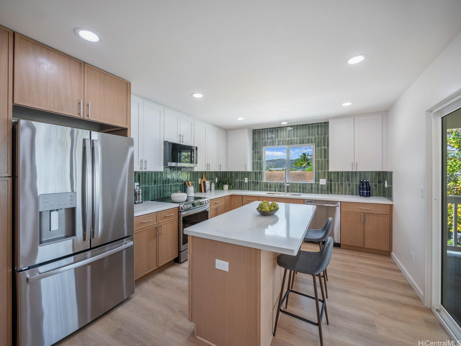 244  Kihapai Street Coconut Grove, Kailua home - photo 3 of 25