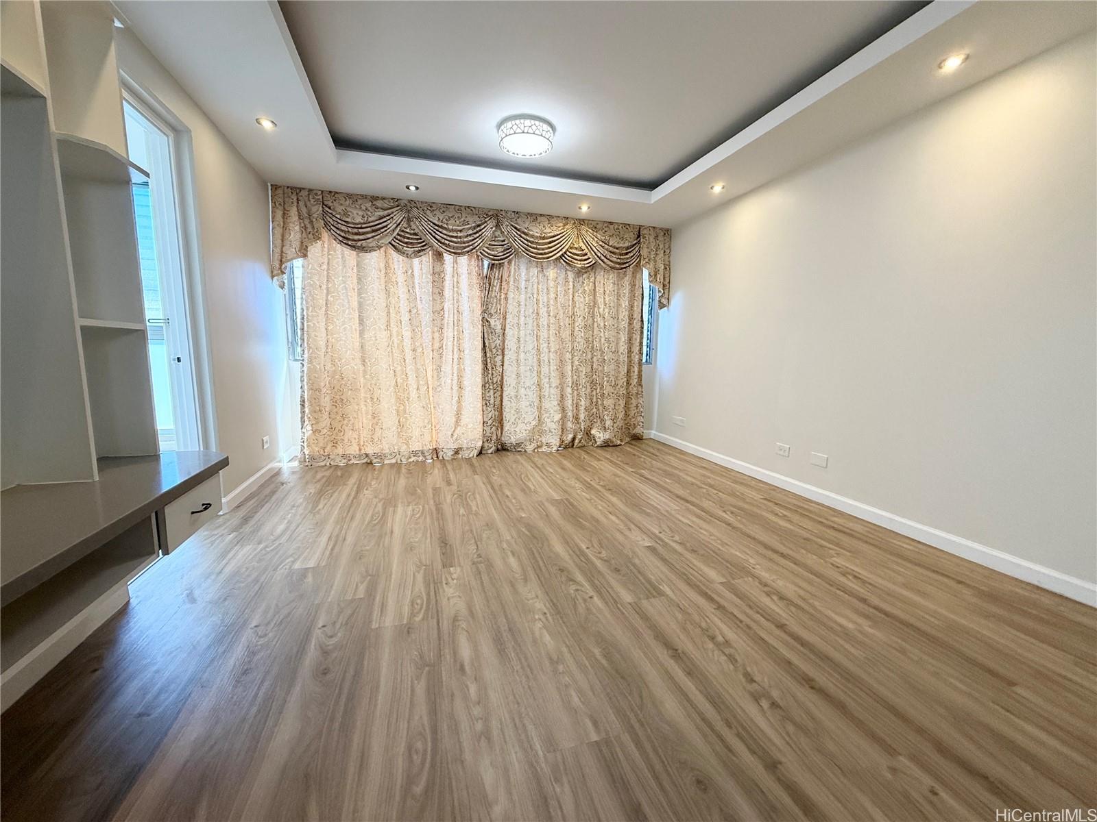 Terrace Towers condo # 106, Honolulu, Hawaii - photo 2 of 18