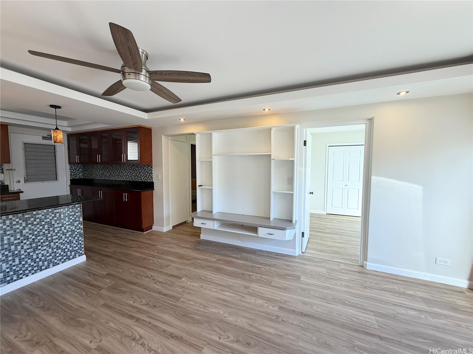 Terrace Towers condo # 106, Honolulu, Hawaii - photo 3 of 18