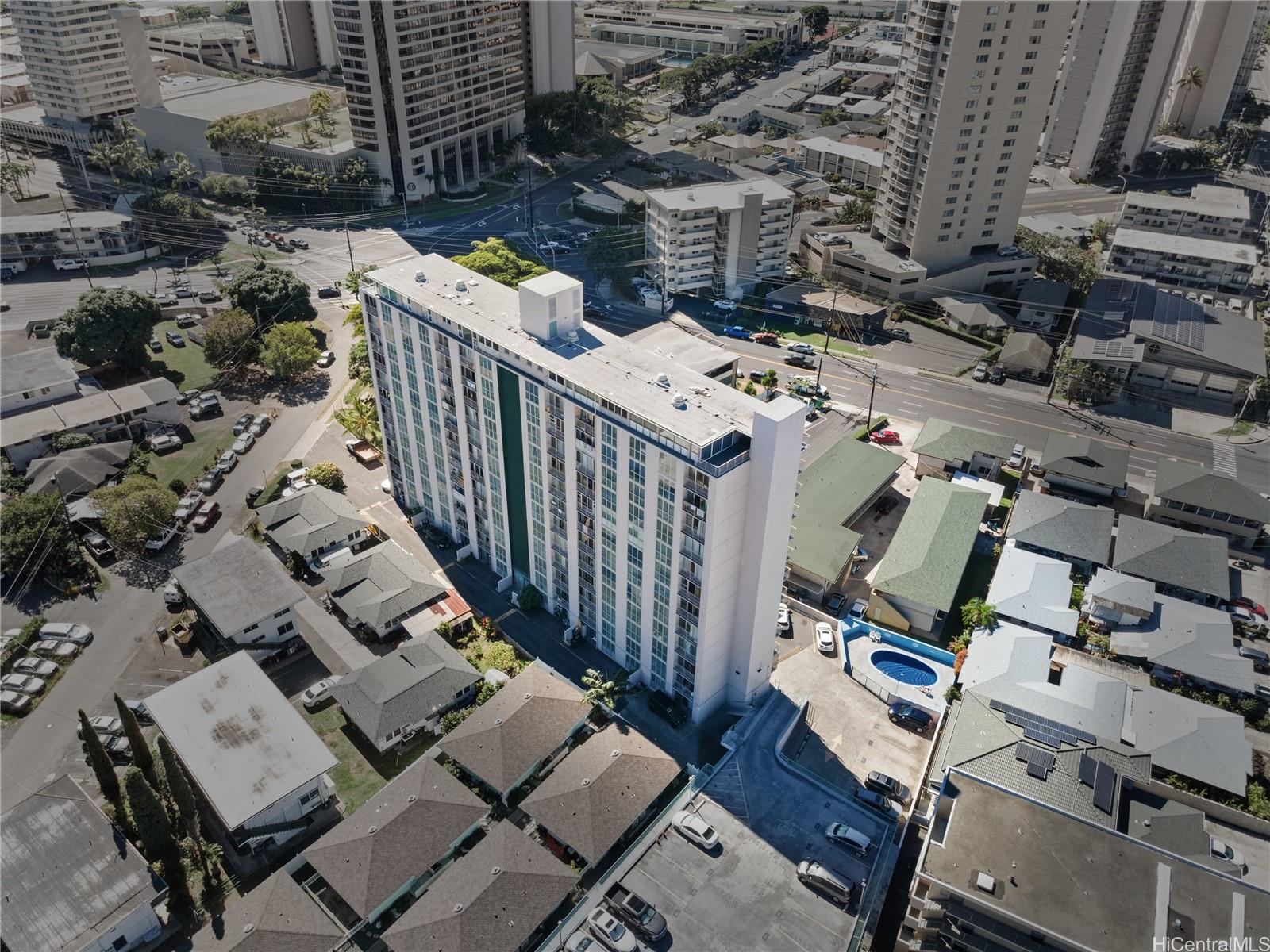 Terrace Towers condo # 1201, Honolulu, Hawaii - photo 16 of 20