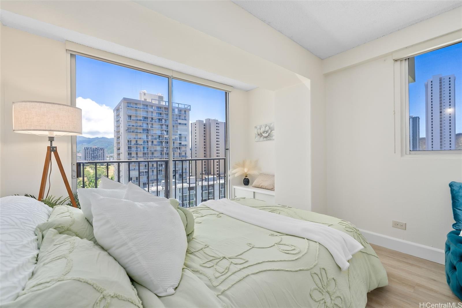 Waikiki Park Hgts condo # 1101, Honolulu, Hawaii - photo 3 of 22