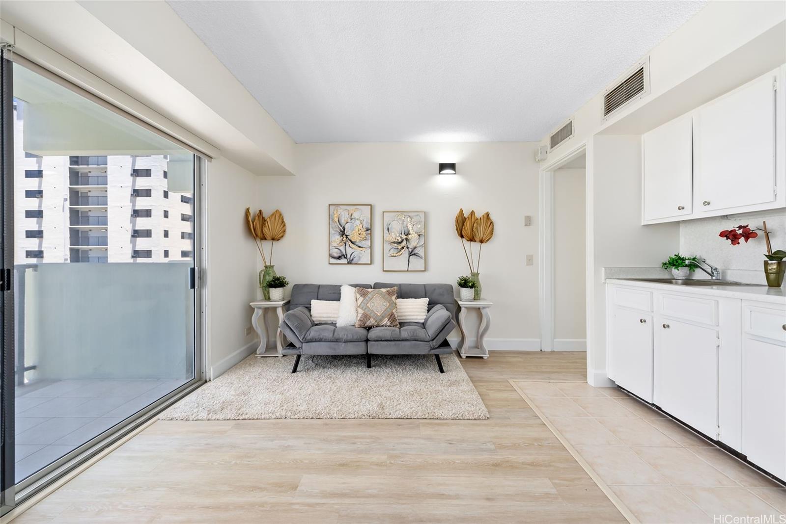 Waikiki Park Hgts condo # 1101, Honolulu, Hawaii - photo 19 of 25