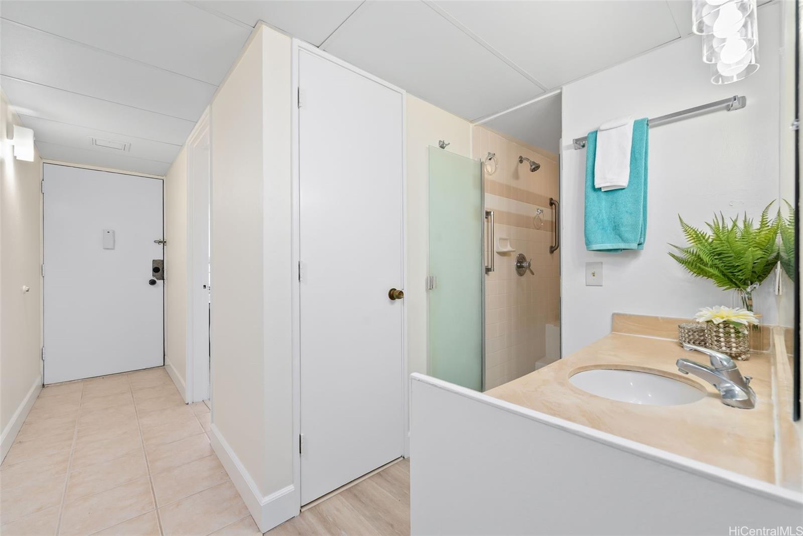Waikiki Park Hgts condo # 1101, Honolulu, Hawaii - photo 10 of 25