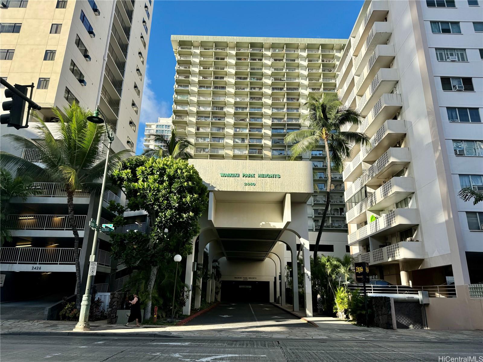 2440 Kuhio Ave Honolulu - Rental - photo 18 of 24