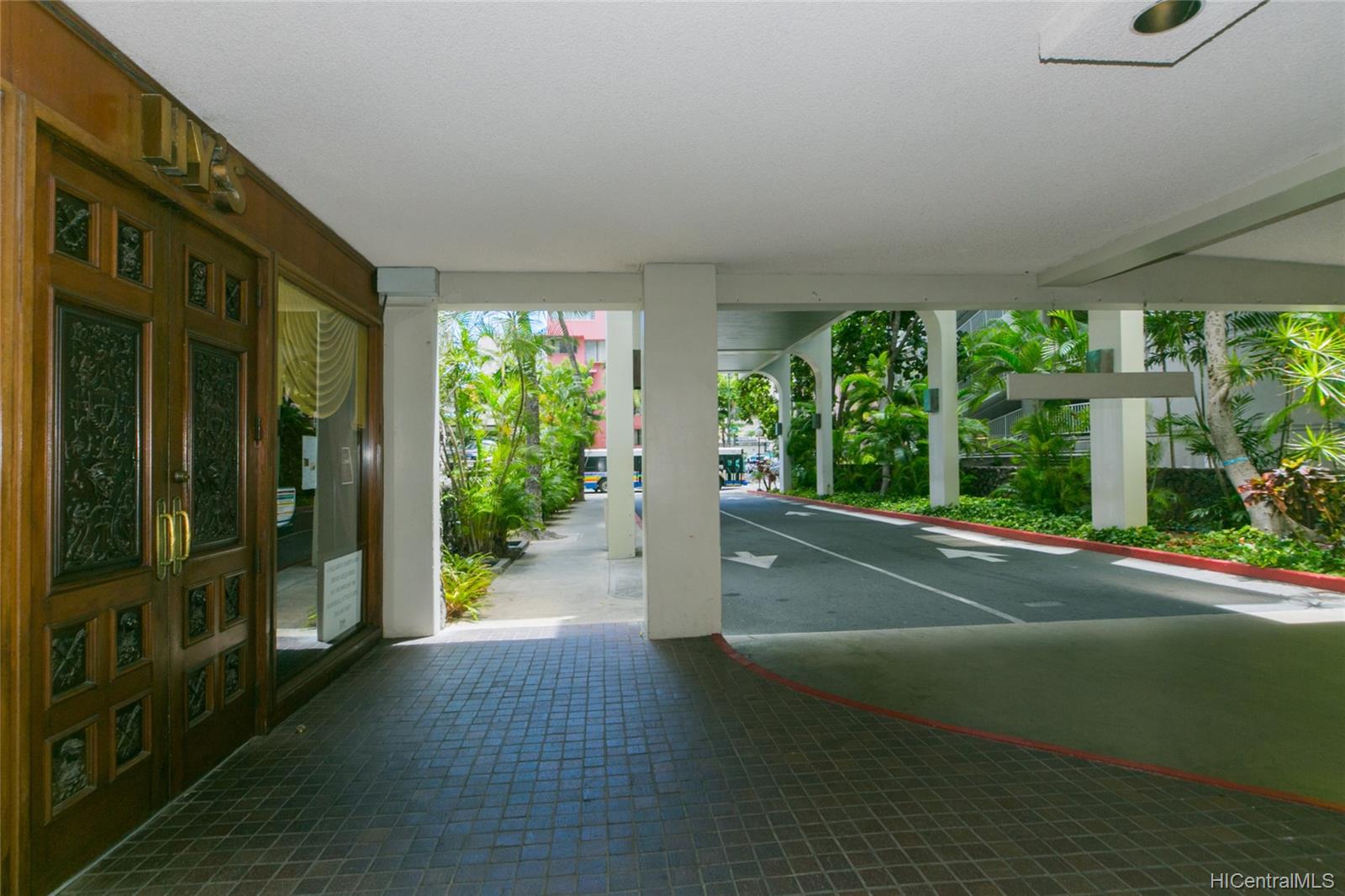 2440 Kuhio Ave Honolulu - Rental - photo 12 of 17