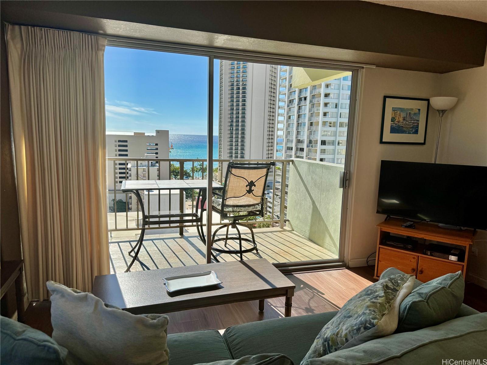 2440 Kuhio Ave Honolulu - Rental - photo 5 of 22