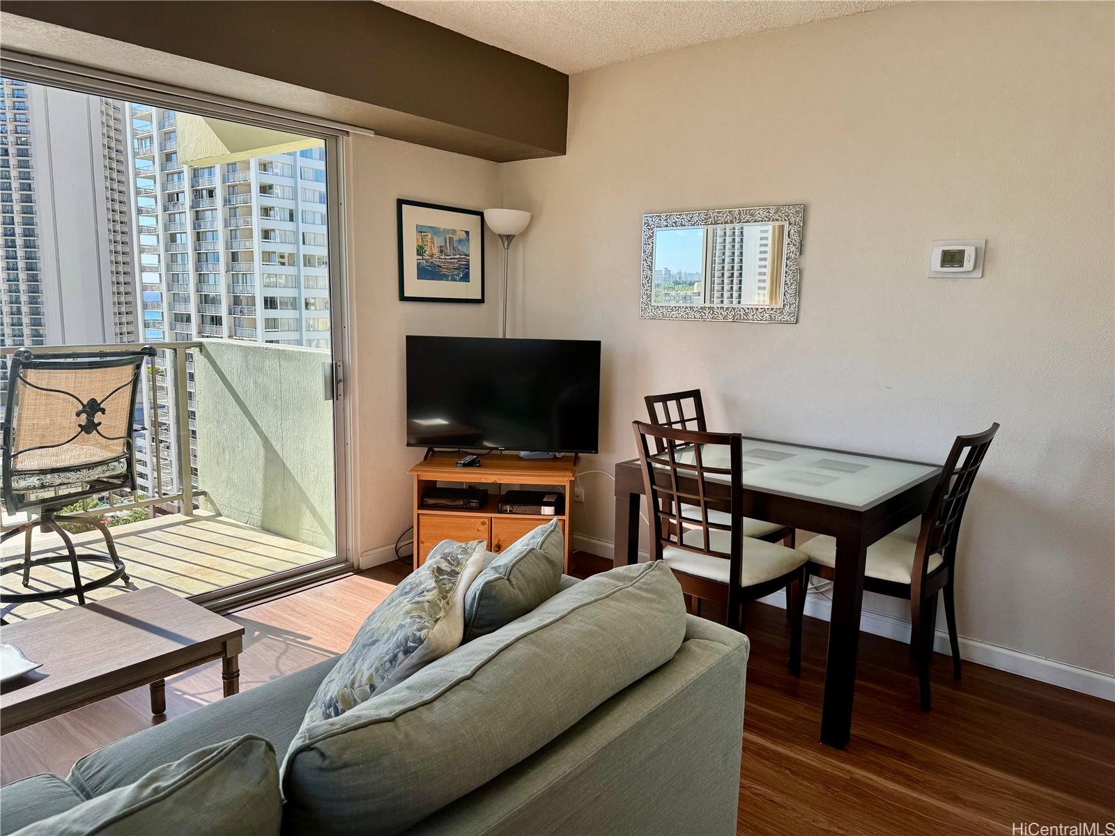 2440 Kuhio Ave Honolulu - Rental - photo 6 of 22