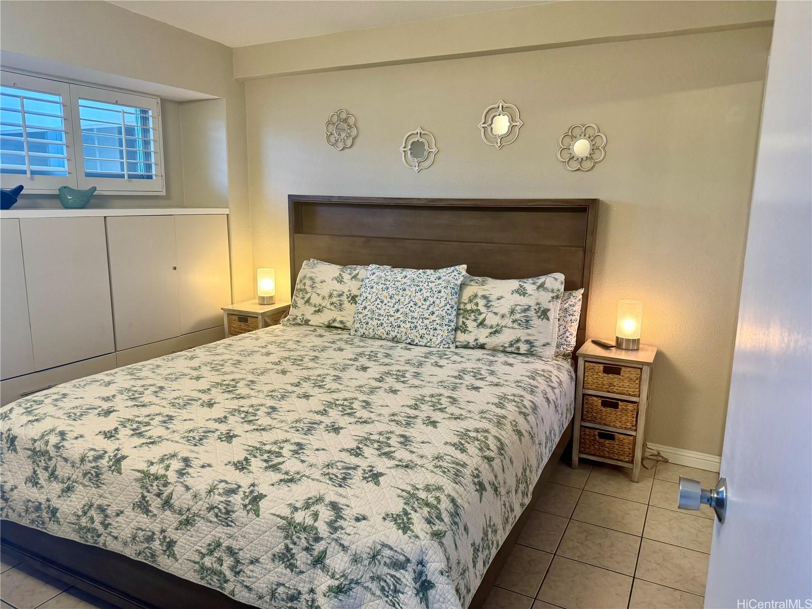 2440 Kuhio Ave Honolulu - Rental - photo 2 of 24