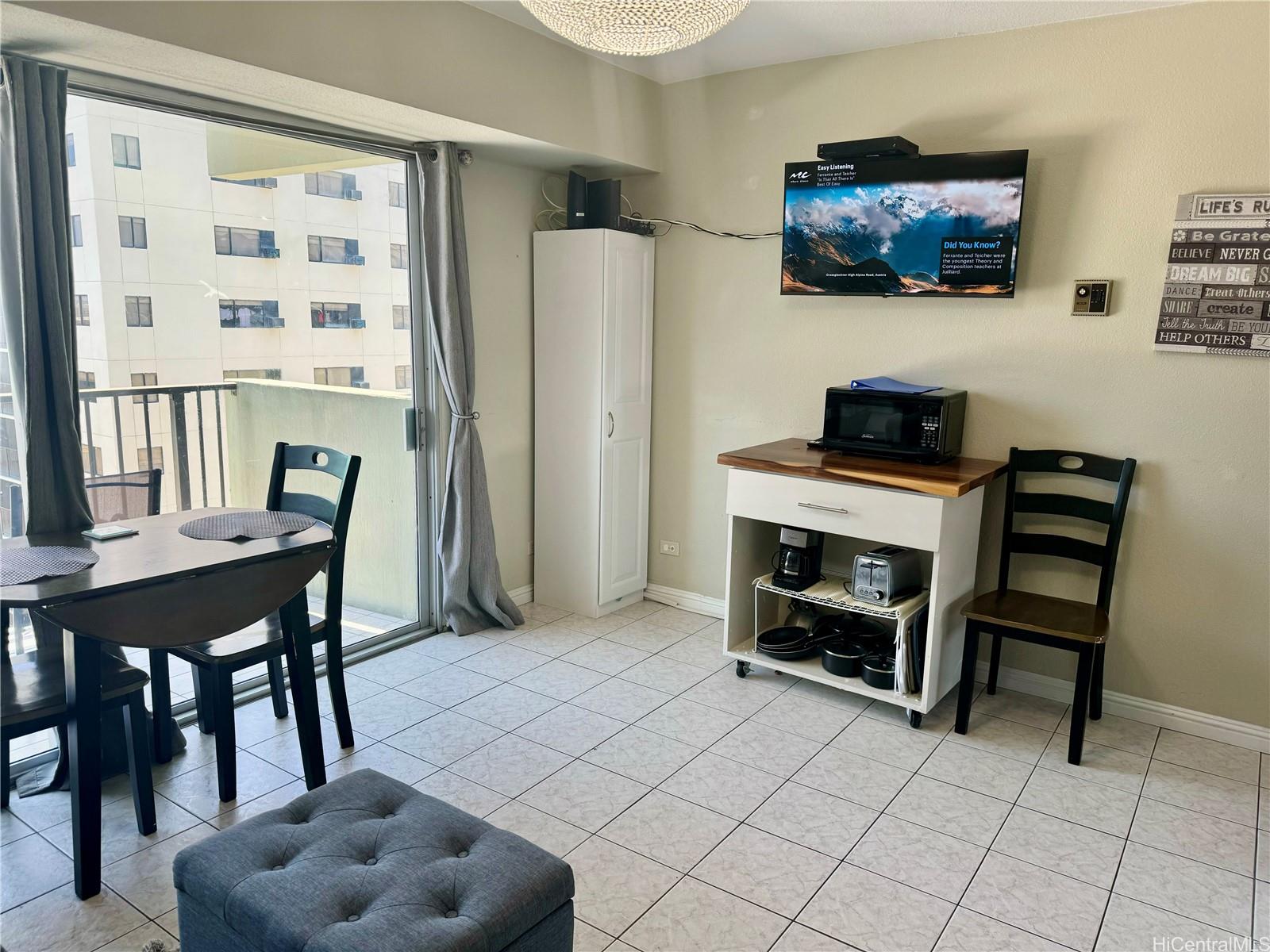 2440 Kuhio Ave Honolulu - Rental - photo 10 of 24