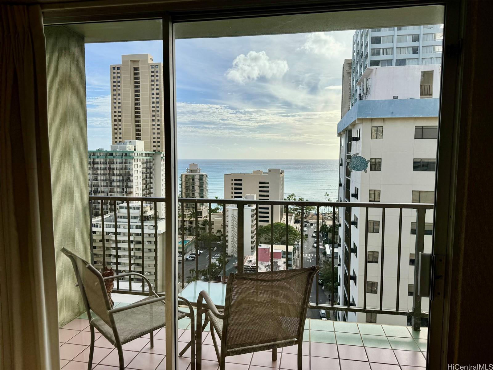 2440 Kuhio Ave Honolulu - Rental - photo 18 of 24