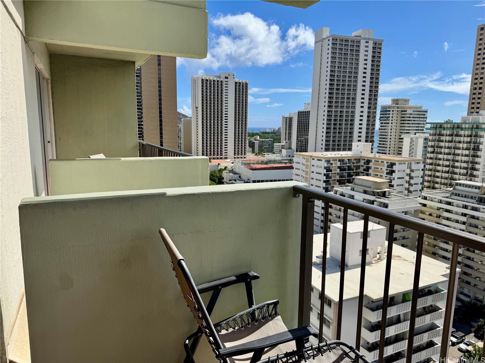 2440 Kuhio Ave Honolulu - Rental - photo 5 of 24