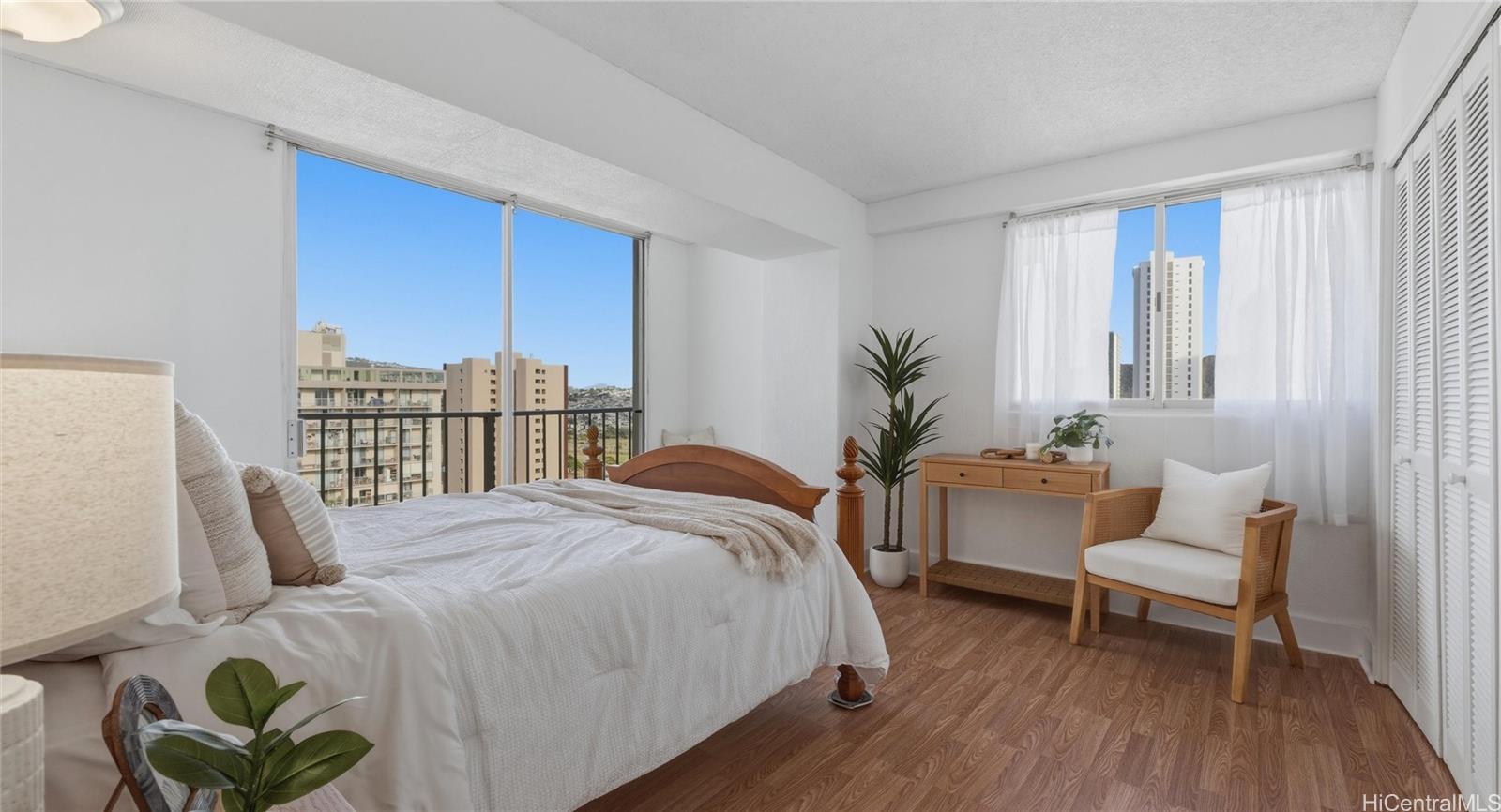 Waikiki Park Hgts condo # 2001, Honolulu, Hawaii - photo 15 of 25