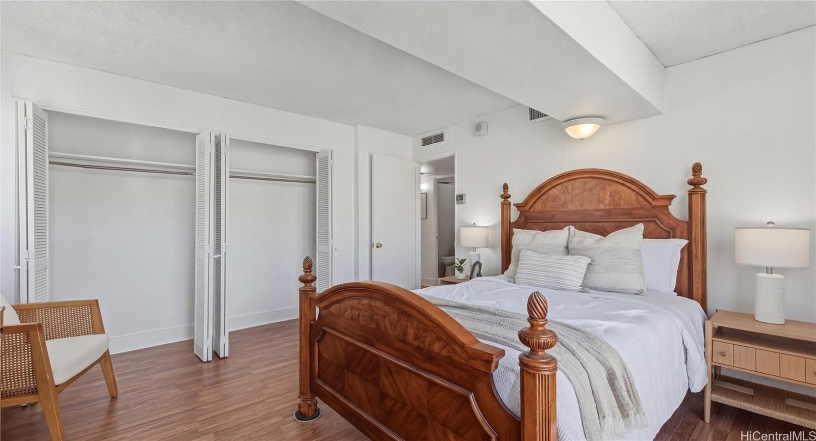 Waikiki Park Hgts condo # 2001, Honolulu, Hawaii - photo 16 of 25