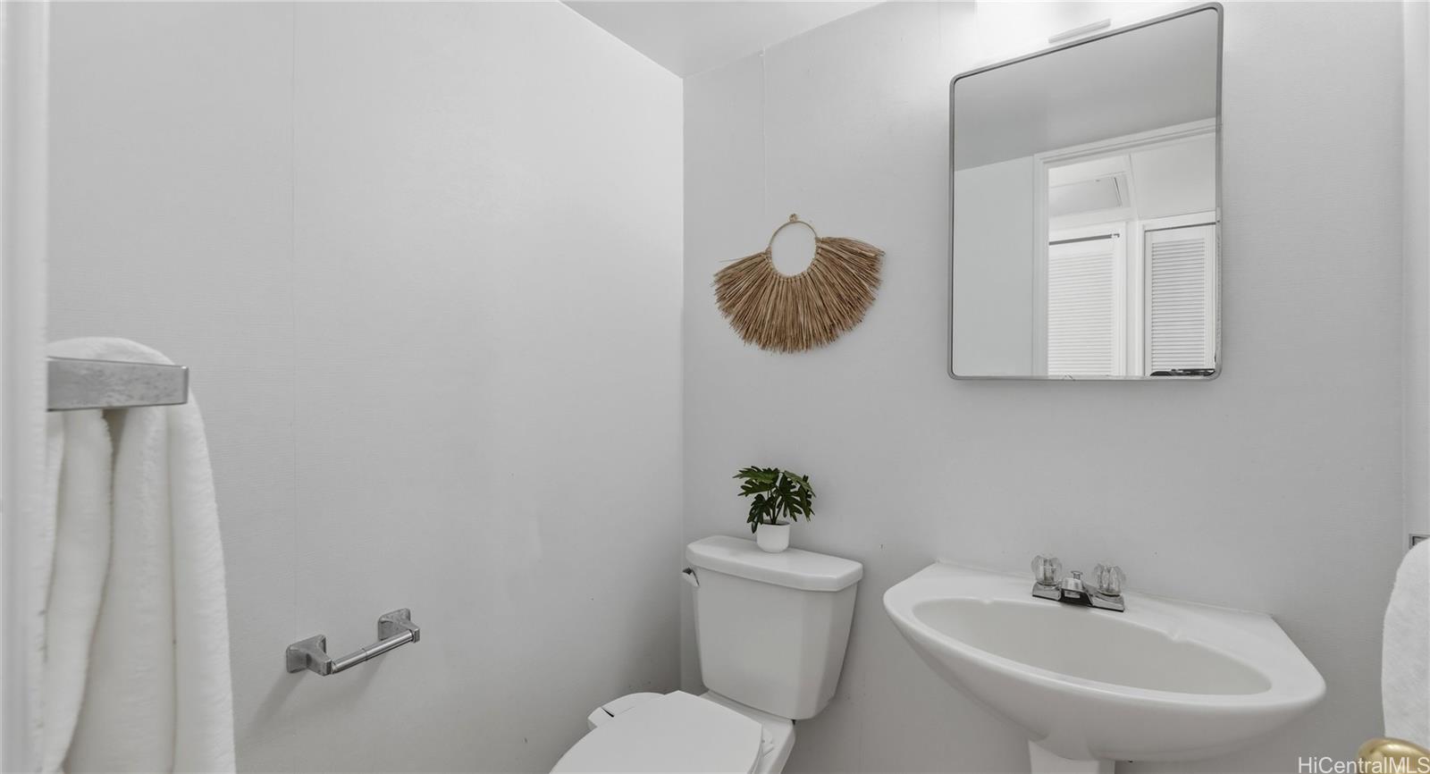 Waikiki Park Hgts condo # 2001, Honolulu, Hawaii - photo 18 of 25