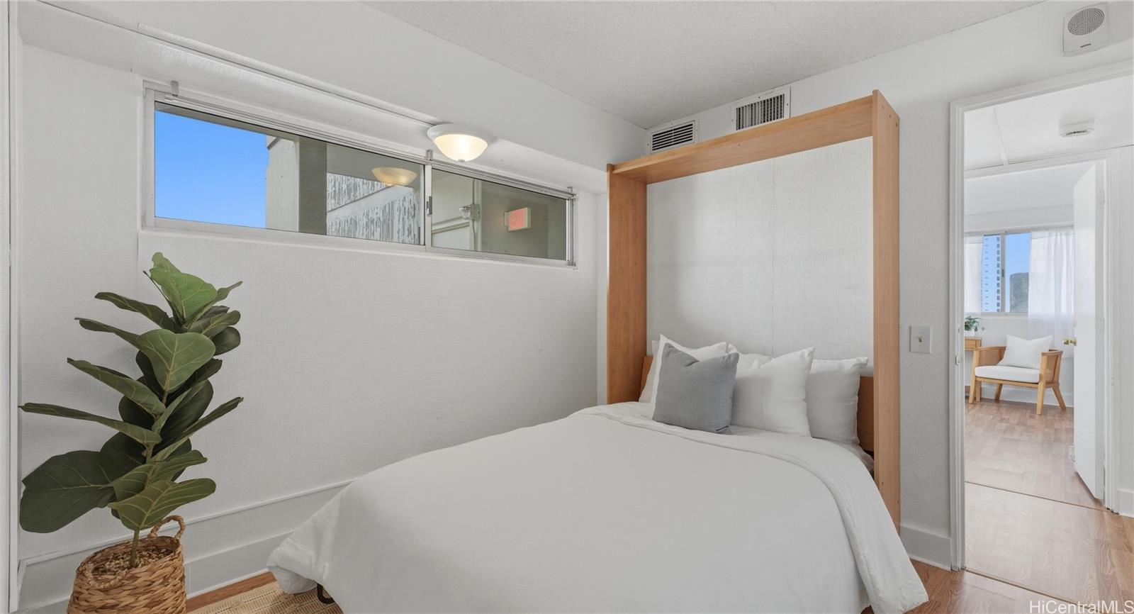 Waikiki Park Hgts condo # 2001, Honolulu, Hawaii - photo 19 of 25