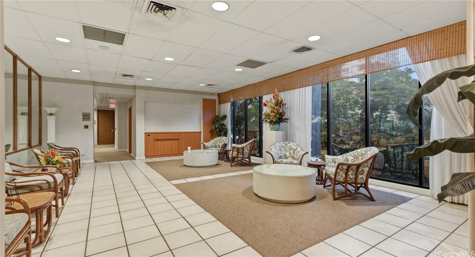 Waikiki Park Hgts condo # 2001, Honolulu, Hawaii - photo 23 of 25