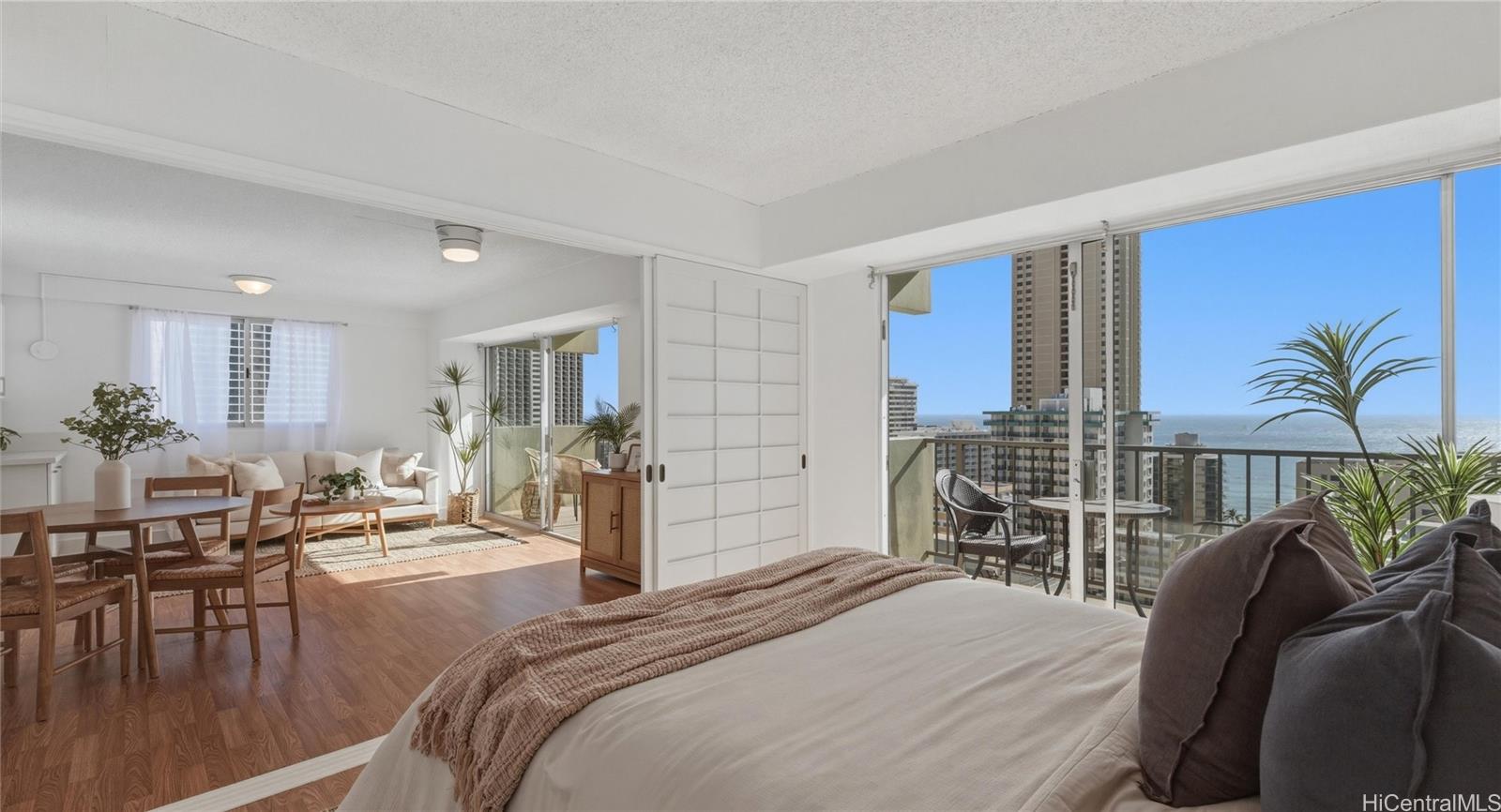 Waikiki Park Hgts condo # 2001, Honolulu, Hawaii - photo 9 of 25