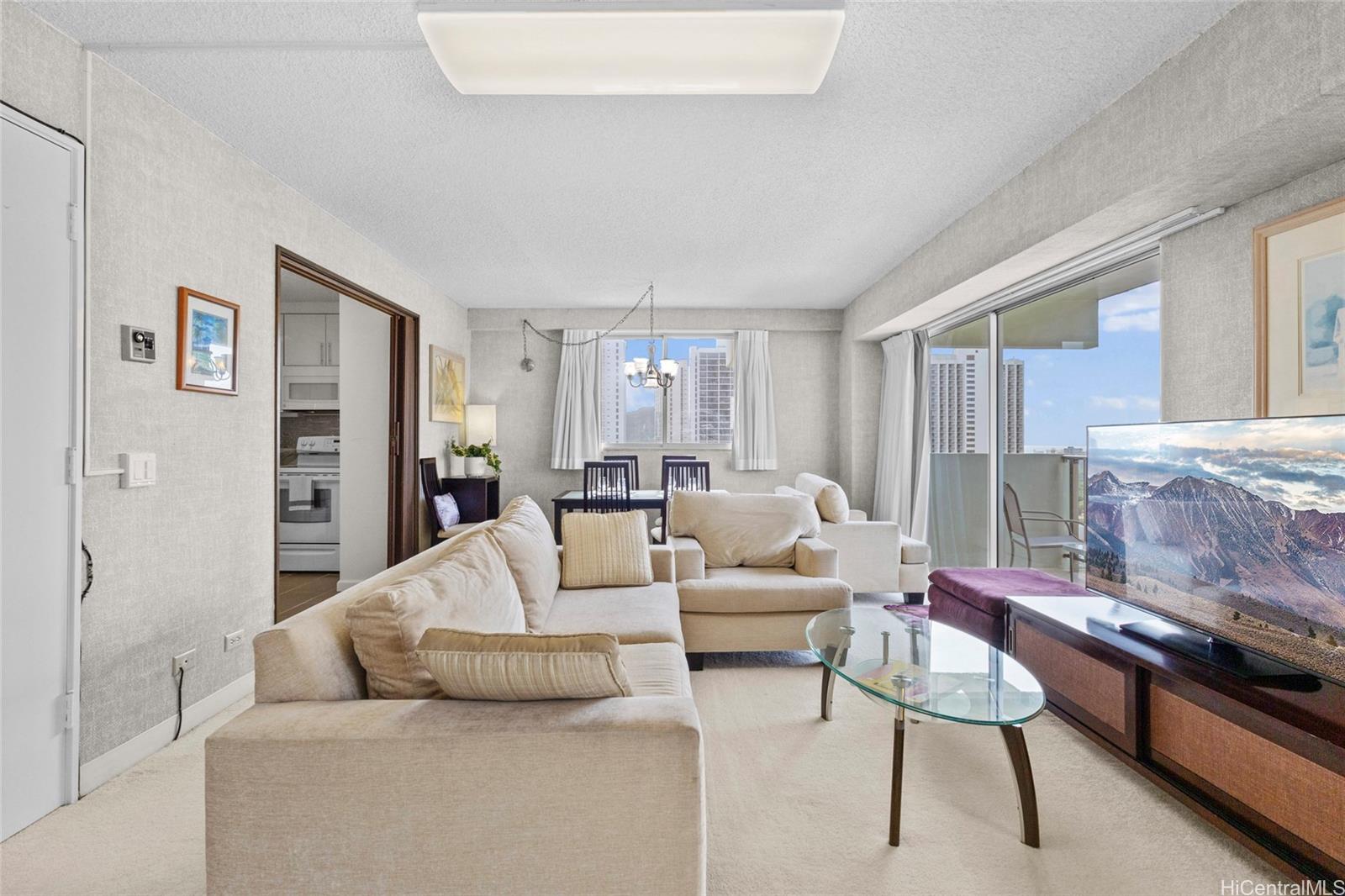 Waikiki Park Hgts condo # 2201, Honolulu, Hawaii - photo 2 of 16