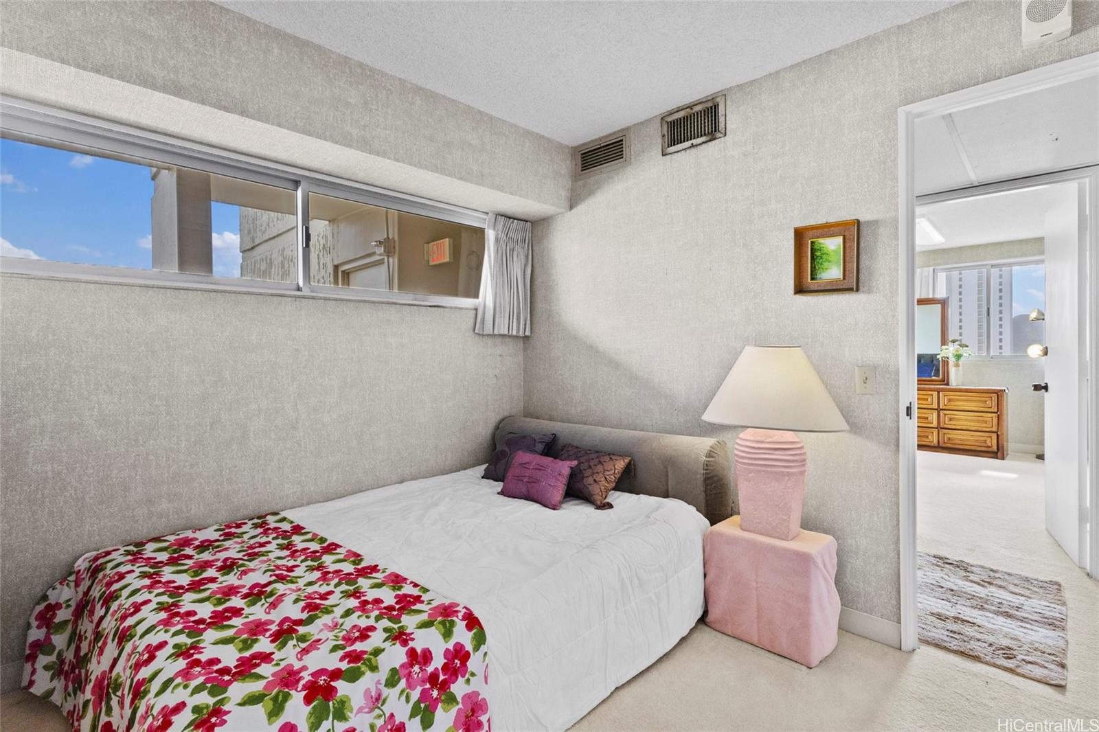 Waikiki Park Hgts condo # 2201, Honolulu, Hawaii - photo 14 of 16