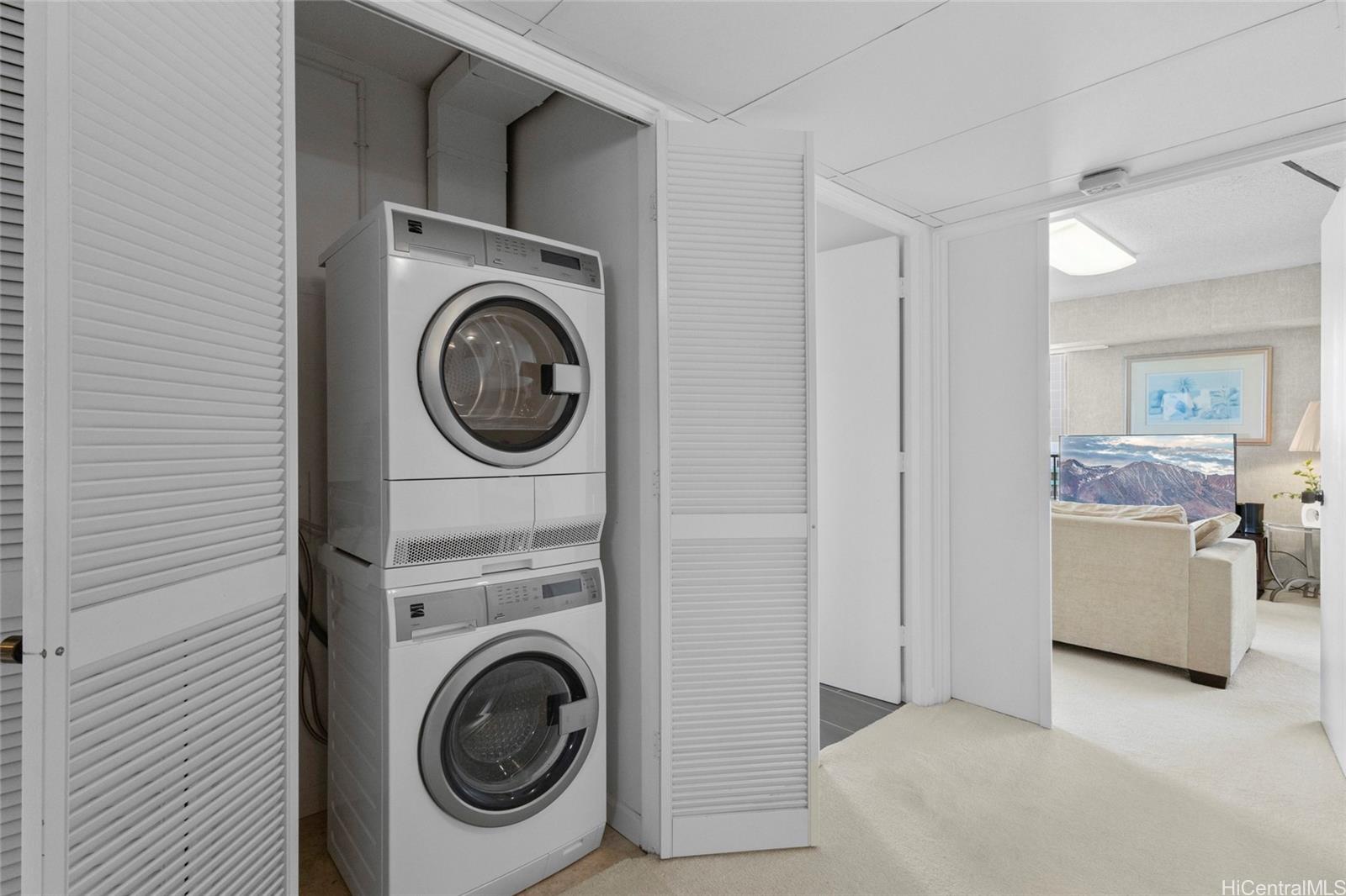 Waikiki Park Hgts condo # 2201, Honolulu, Hawaii - photo 16 of 16