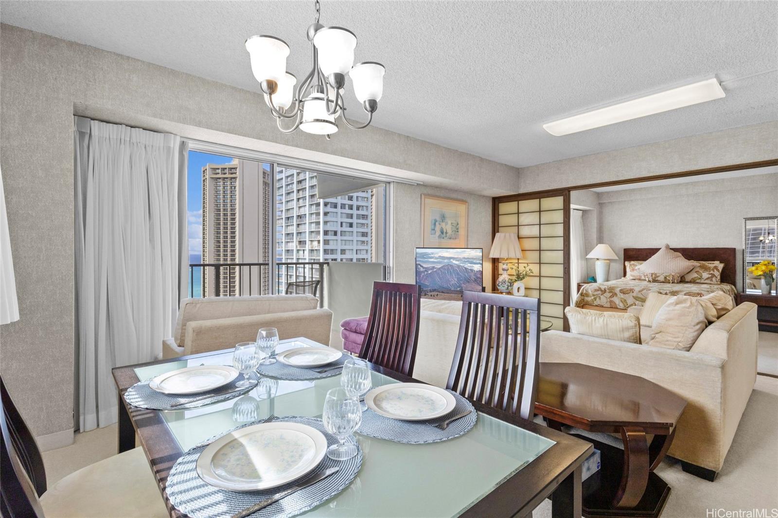 Waikiki Park Hgts condo # 2201, Honolulu, Hawaii - photo 4 of 16