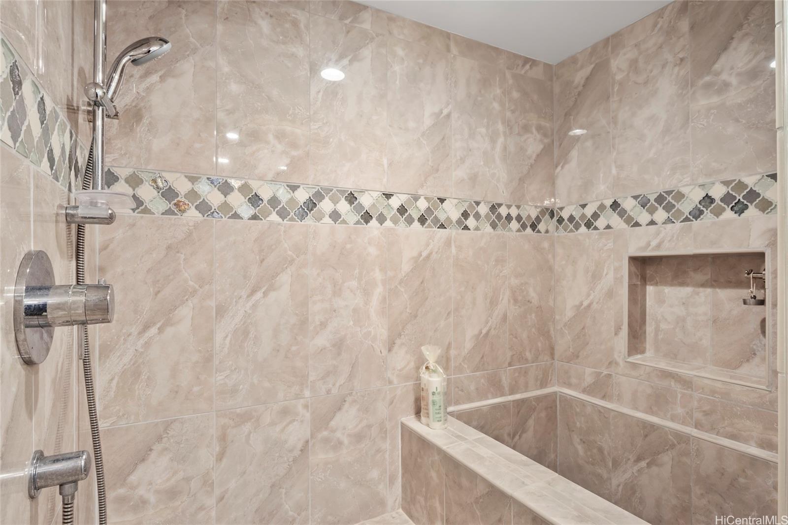 Waikiki Park Hgts condo # 2201, Honolulu, Hawaii - photo 10 of 16