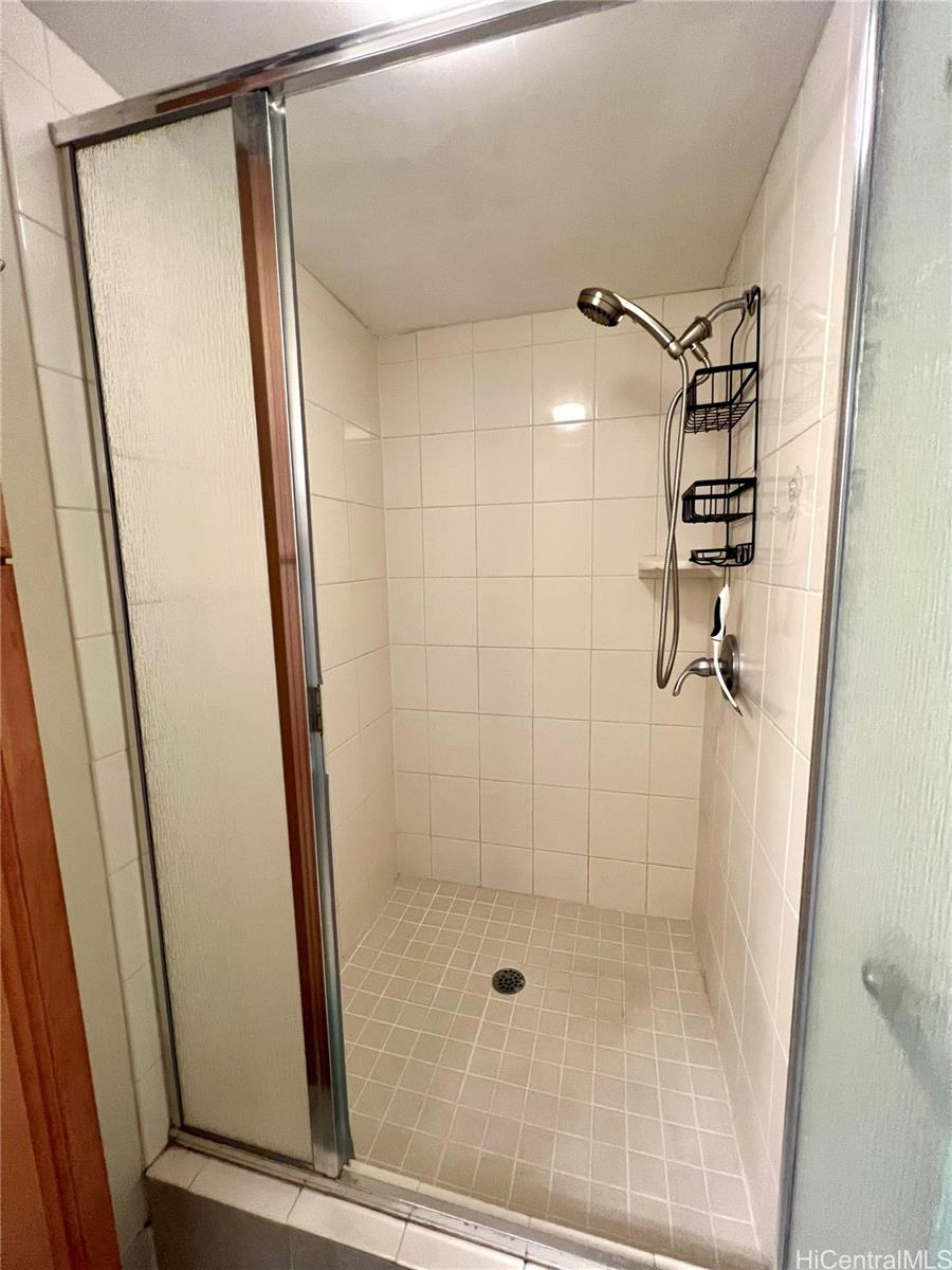 2440 Kuhio Ave Honolulu - Rental - photo 12 of 19