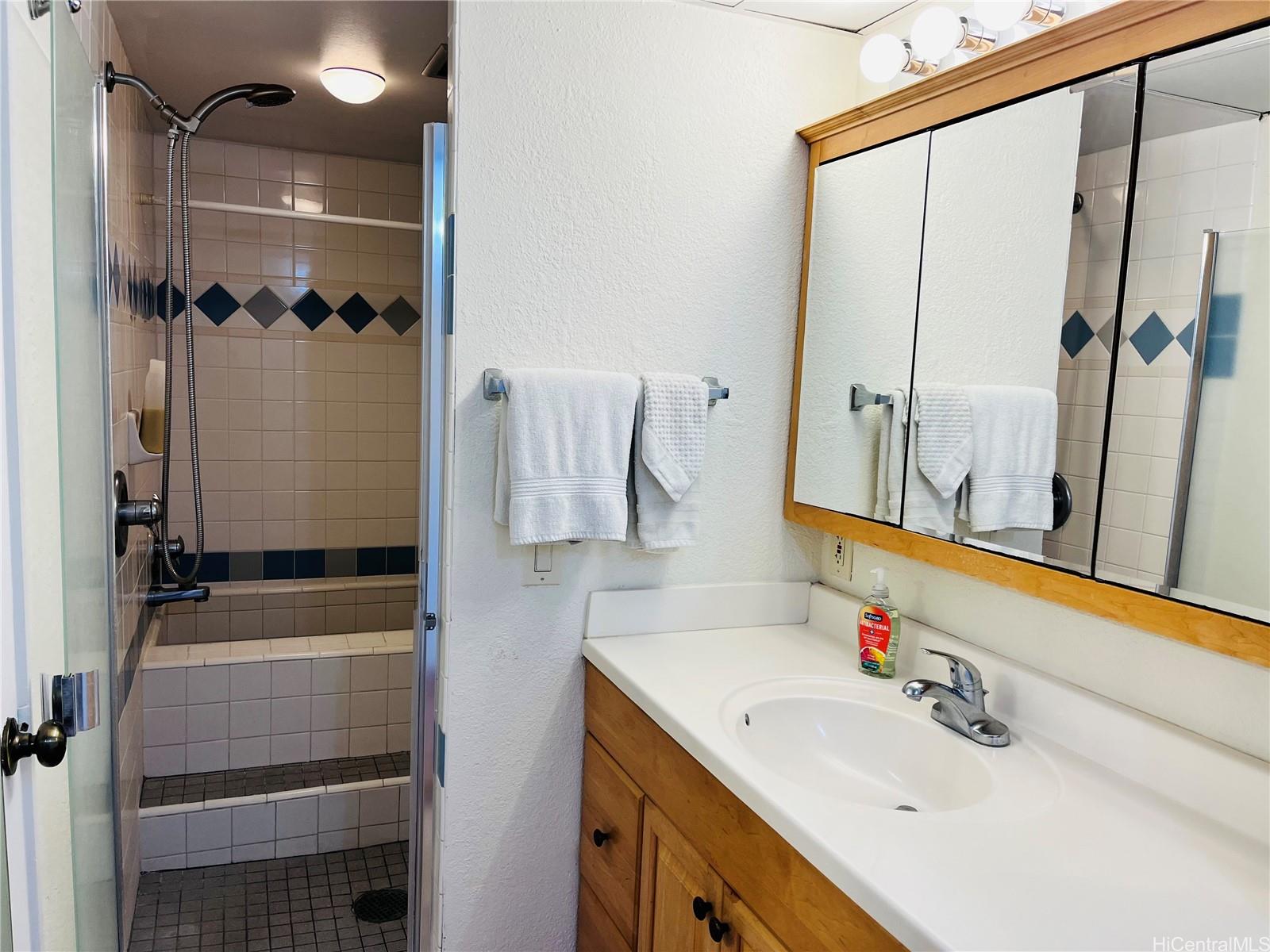 2440 Kuhio Ave Honolulu - Rental - photo 6 of 18