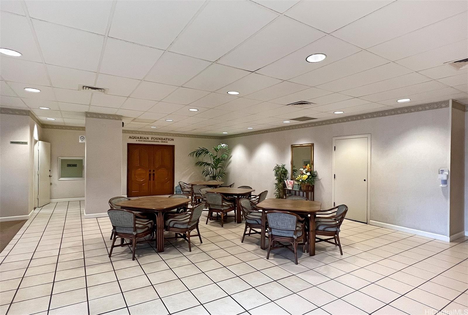 2440 Kuhio Ave Honolulu - Rental - photo 16 of 21